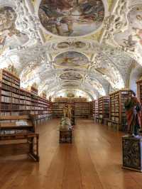 【プラハ🇨🇿】世界一美しい図書館のあるストラホフ修道院