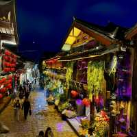 See all the colors of the rainbow in Lijiang