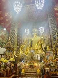 วัดพระธาตุหริภุญชัย วรมหาวิหาร  ลำพูน 