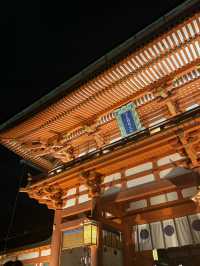 【京都・伏見稲荷】ガイドさんと登る夜の伏見稲荷