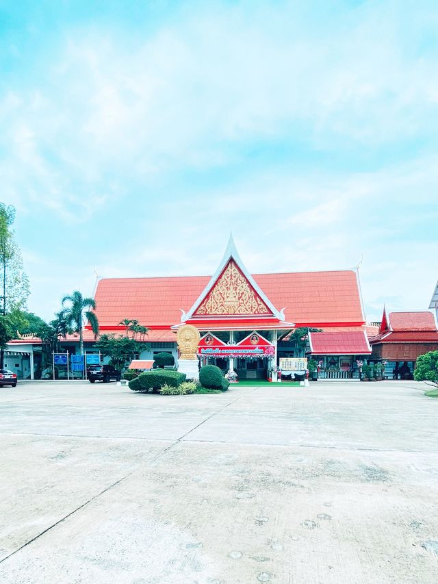 🙇‍♀️กราบไหว้พระขอพร🙇‍♀️วัดหนองเสม็ด🙇🏼