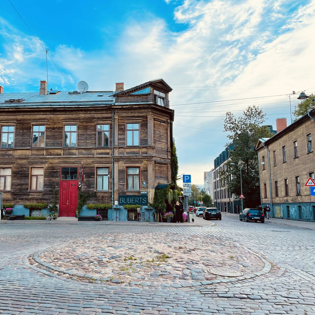 Riga is one of my favorite urban explorations 🇱🇻👫