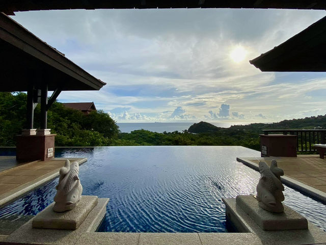 รีสอร์ตที่สวยทุกตรงบนเกาะลันตา🌅วิวจึ้งทุกมุมมอง