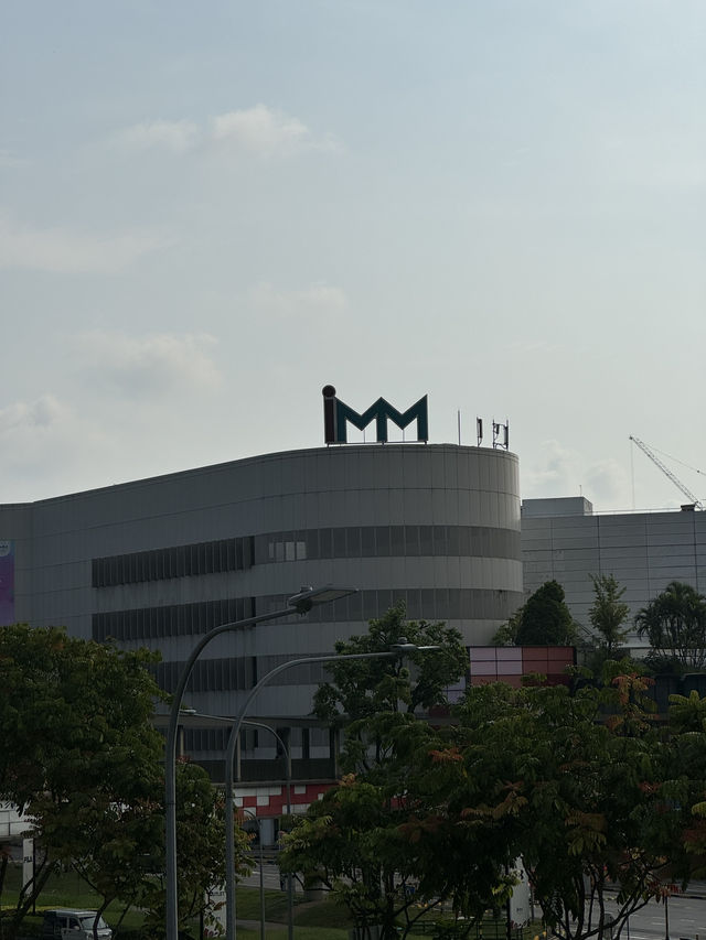 🇸🇬 Shopping at IMM, Singapore: A Traveler’s Paradise for Deals and Variety