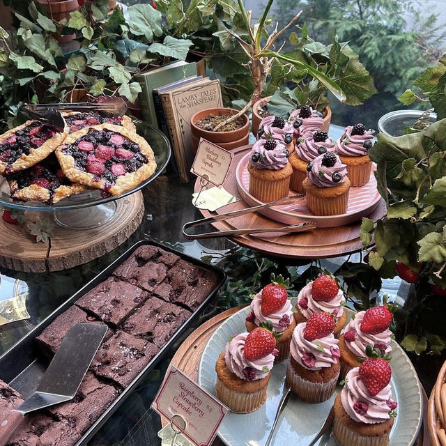 【韓国】イチゴ好きのためのイチゴ尽くしの可愛いカフェ🍓