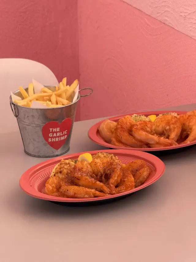 THE GIRLIC SHRIMP 📍沖縄