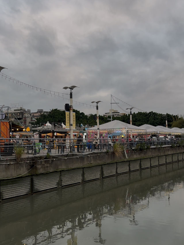 Dadaocheng Wharf: A Riverside Escape with Stunning Sunsets