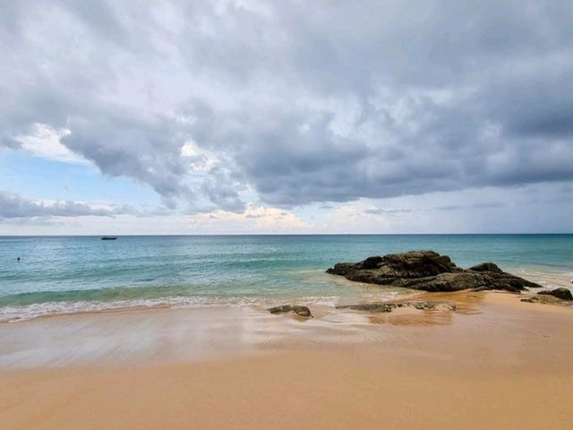 สะพานไม้หาดในทอน เที่ยวทะเล ภูเก็ต