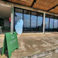 คาเฟ่ก้อนเมฆ มีมุมปิกนิก วิวดอย : THE CLOUD