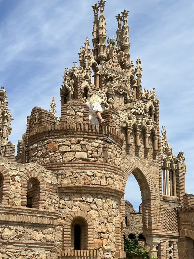 An amazing castle with the ocean view 