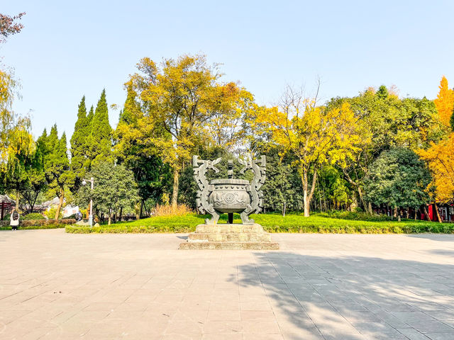 매화림...호수와 나무숲의 고즈넉함..