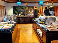 We had a scumptious breakfast at The SEAES Hotel and Resort