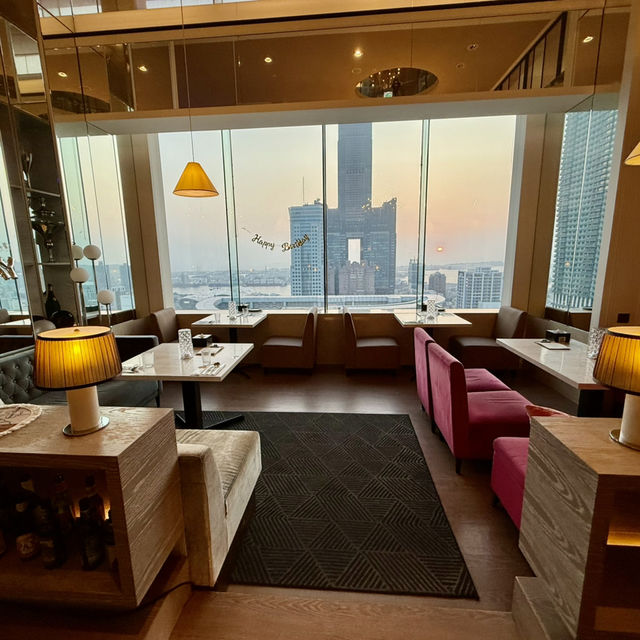 高雄和逸酒店30樓（IF You)若如餐酒館.景觀美食餐廳.值得推薦大家
