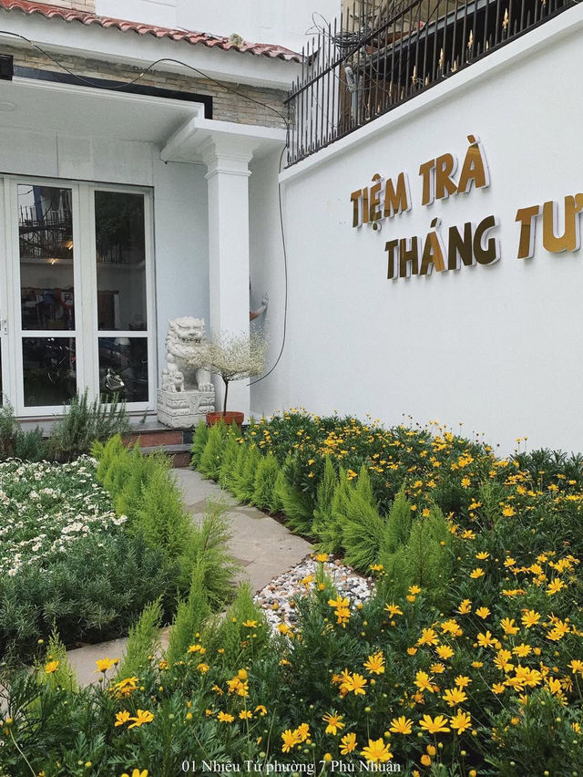 APRIL TEA SHOP 