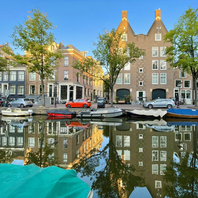Amsterdam, one of my favorite cities in Europe👫😎❤️