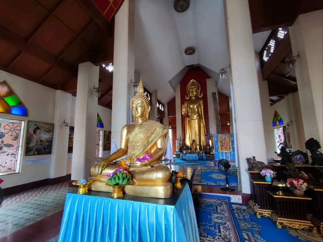 พระยืนเก่าแก่ ยืนคู่ซ้อนกัน หนึ่งเดียวในประเทศไทย