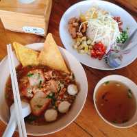 ก๋วยเตี๋ยวต้นฝน ต้มยำโบราณ 🍜