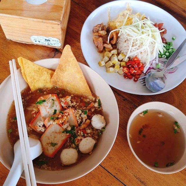 ก๋วยเตี๋ยวต้นฝน ต้มยำโบราณ 🍜