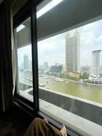 ทำเลดีอยู่ติดแม่น้ำ เดินทางสะดวกมีเรือบริการรับส่ง