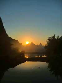 Drifting Through Heaven: The Tranquil Beauty of Guilin