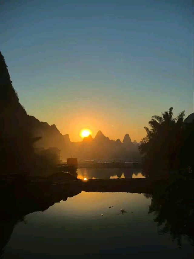Drifting Through Heaven: The Tranquil Beauty of Guilin