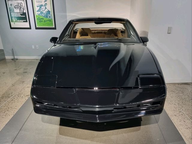  A Paradise for Car Lovers – My Unforgettable Visit to the Petersen Automotive Museum