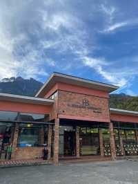 Dinner with Mount Kinabalu backdrop