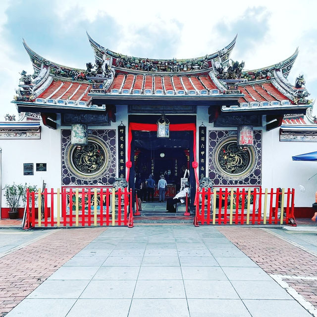 Durian Drama & Trishaw Beats: My Wild Weekend in Melaka 🍜🏰🐸