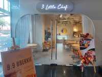 “Urban Vibes & Cultural Comfort: Deluxe King Escape at TROVE JB”