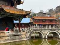 “Spring Serenity: Cherry Blossoms in the Heart of Kunming’s Temples”
