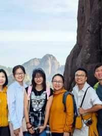 Beautiful place to visit in Spring Huangshan mountain & Ancient Village 