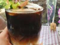 คาเฟ่ในสวนมะพร้าว บ้านสวนพาฝัน