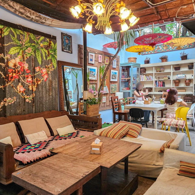 Madame musur bar & restaurant