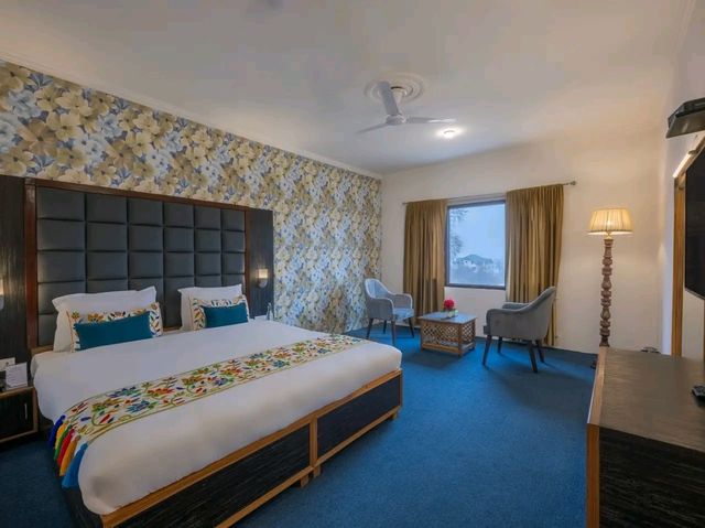 Title: Tranquil Luxury Amidst the Himalayas – A Stay at Kashmir Holiday Resort