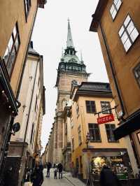 Slow Strolling in Stockholm – History, Meatballs & Cozy Breaks