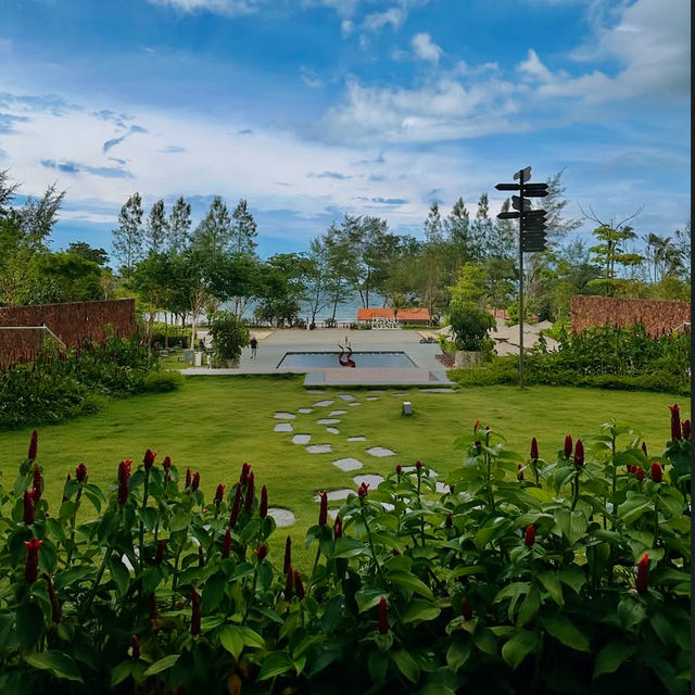 A Coastal Haven of Serenity and Sophistication