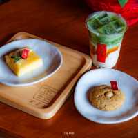 เปลี่ยนร้านทองให้เป็นคาเฟ่สำตล์จีน
