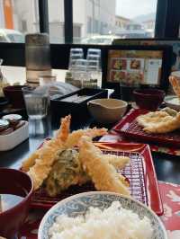 กรอบนอก นุ่มใน ที่ Fuji Tempura Idaten