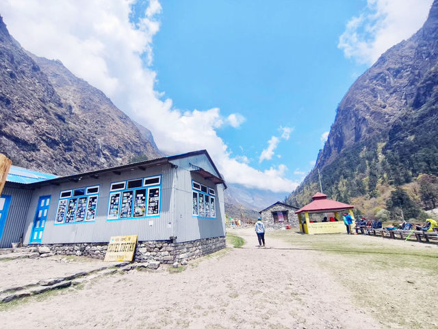 Langtang Village Trek: A Himalayan Gem Beyond the Crowds** 🏔️🙏   