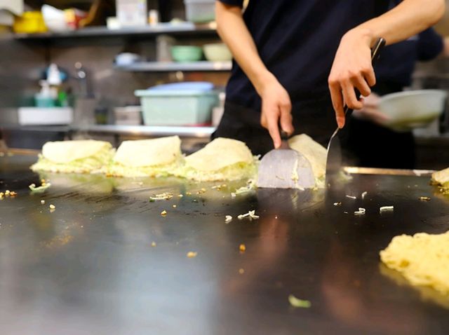 【🇯🇵広島】行列の先に待つ絶品！老舗「お好み焼 長田屋」で味わう本場の広島風お好み焼き