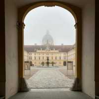 🏰 *Melk Abbey: Austria's Baroque Jewel on the Danube* 🌿📚