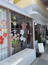 คาเฟ่เล็กๆ แต่อบอุ่นใจ ที่ Ours Café ท่าศาลา