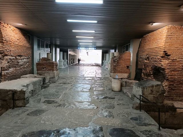 소피아 고대 세르디카 문화 단지 | 도시 중심의 고대 로마 유적 🏛️