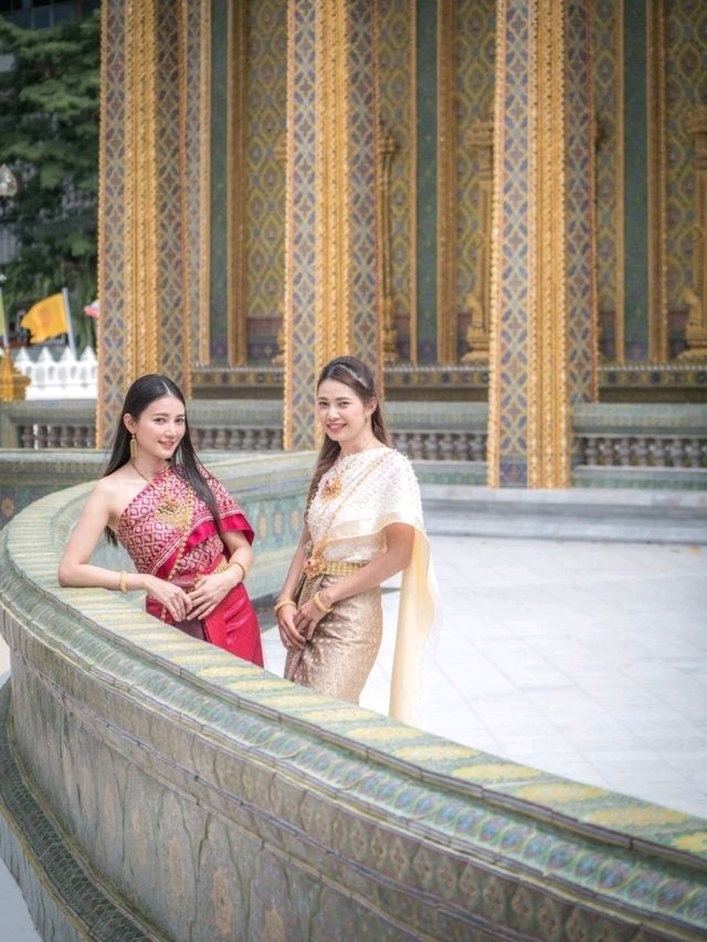  ใส่ชุดไทยไปวัดราชบพิธฯ