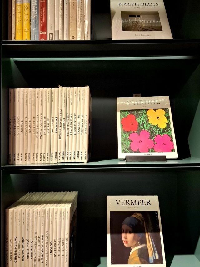 Sinan Books