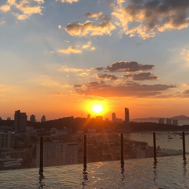 ชมวิวพระอาทิตย์ตก 360 องศา|พัทยา🌅