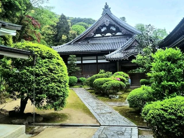 Tranquil Beauty at Ginkaku-ji: Kyoto’s Silver Gem