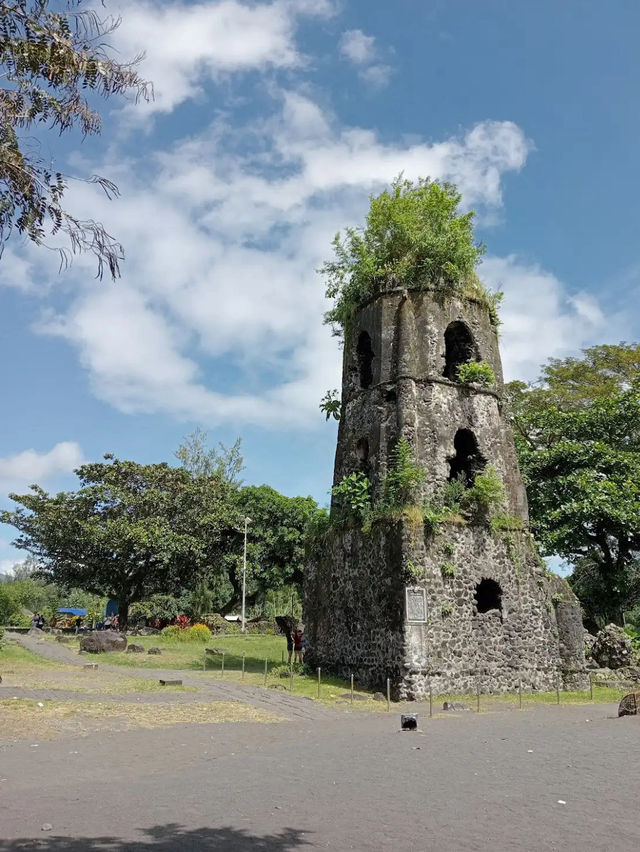 Cagsawa Ruins