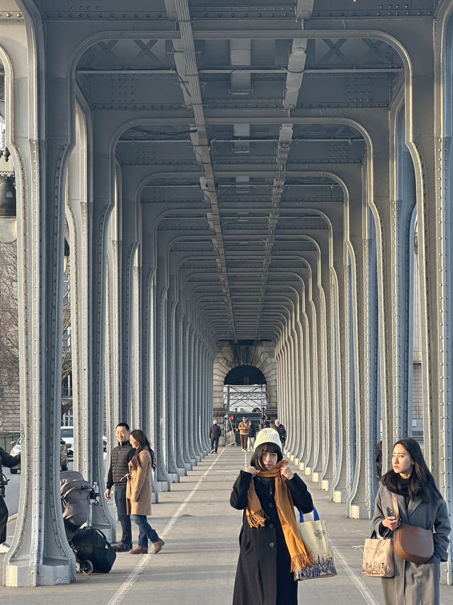 Cinema’s Steel Stage: Walking Pont de Bir-Hakeim’s Dreamscape