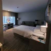 🌇 Chic Perks & Skyline Sips: Hyatt Place Bangkok Sukhumvit Delivers